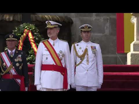 ¡Descubre el impresionante nuevo uniforme de la Armada Española!